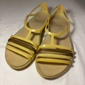 Crocs Sandals Women 8M Isabella Huarache Shoes Beige SlipOn Comfort Flats Straps